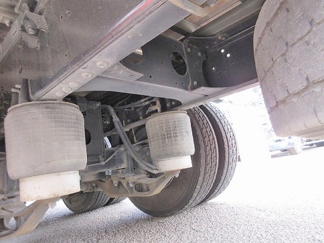 日野プロフィア幌ウイング大型（10t）[写真11]