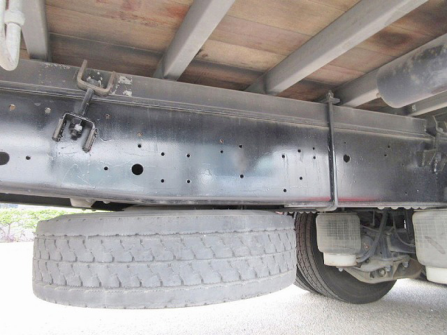 日野プロフィア幌ウイング大型（10t）[写真13]