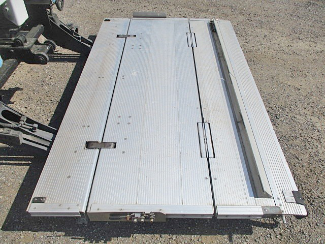 いすゞエルフアルミバン小型（2t・3t）[写真11]