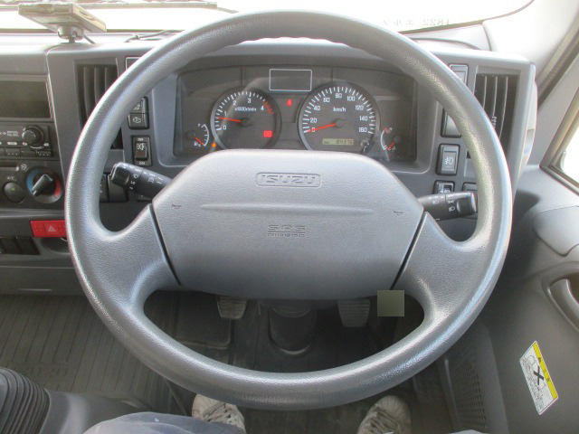 いすゞエルフアルミバン小型（2t・3t）[写真25]