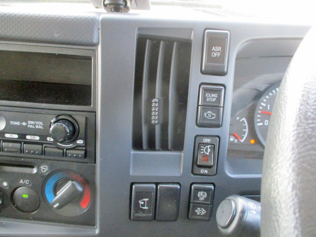 いすゞエルフアルミバン小型（2t・3t）[写真26]