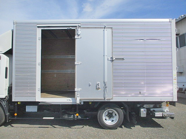 いすゞエルフアルミバン小型（2t・3t）[写真06]