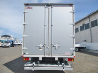 いすゞエルフアルミバン小型（2t・3t）[写真09]