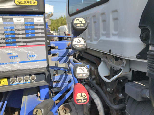 いすゞフォワードクレーン4段中型（4t）[写真18]