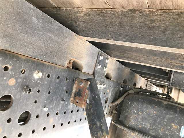 いすゞフォワードクレーン4段中型（4t）[写真25]