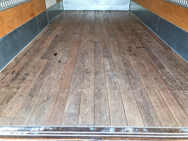 いすゞエルフアルミバン小型（2t・3t）[写真14]