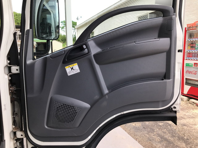 いすゞエルフアルミバン小型（2t・3t）[写真30]