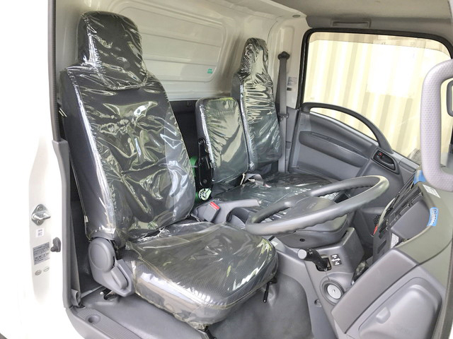 いすゞエルフアルミバン小型（2t・3t）[写真32]