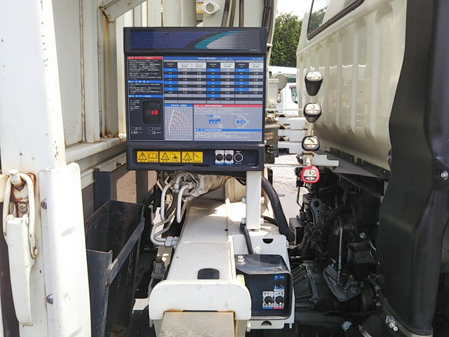 三菱ふそうキャンタークレーン4段小型（2t・3t）[写真19]