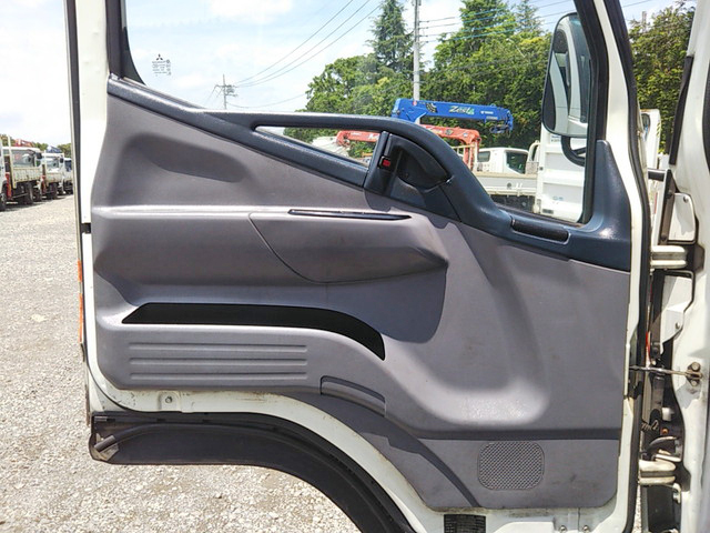 三菱ふそうキャンタークレーン4段小型（2t・3t）[写真30]