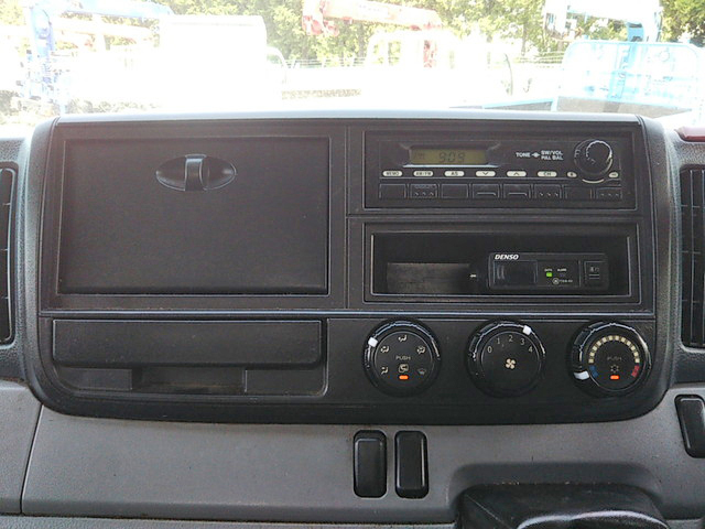 三菱ふそうキャンタークレーン4段小型（2t・3t）[写真36]