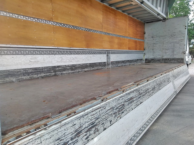 日野プロフィアアルミウイング大型（10t）[写真13]