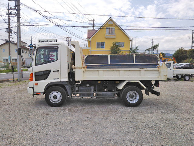 日野レンジャーダンプ中型（4t）[写真07]