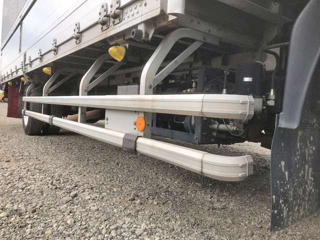 いすゞフォワードアルミウイング中型（4t）[写真19]