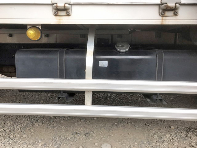 いすゞフォワードアルミウイング中型（4t）[写真21]