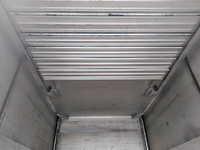 三菱ふそうキャンターアルミバン小型（2t・3t）[写真13]