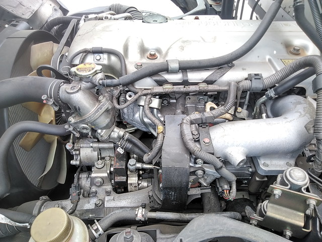 三菱ふそうキャンターアルミバン小型（2t・3t）[写真23]