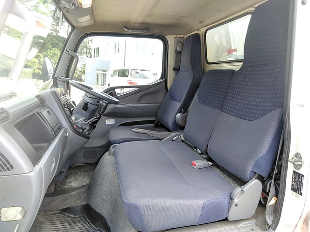 三菱ふそうキャンターアルミバン小型（2t・3t）[写真28]