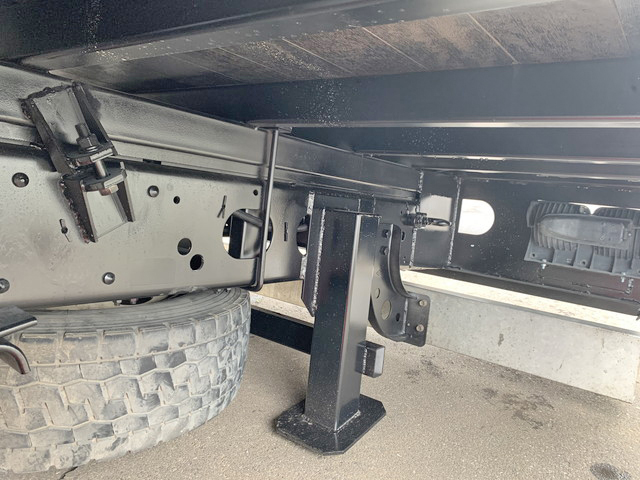 いすゞフォワードセルフクレーン4段増トン（6t・8t）[写真24]