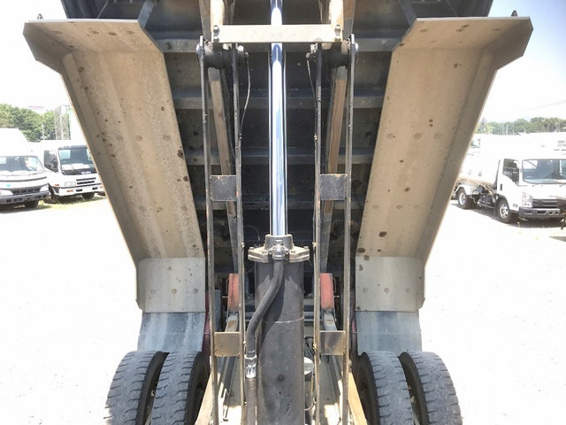 日野プロフィアダンプ大型（10t）[写真23]