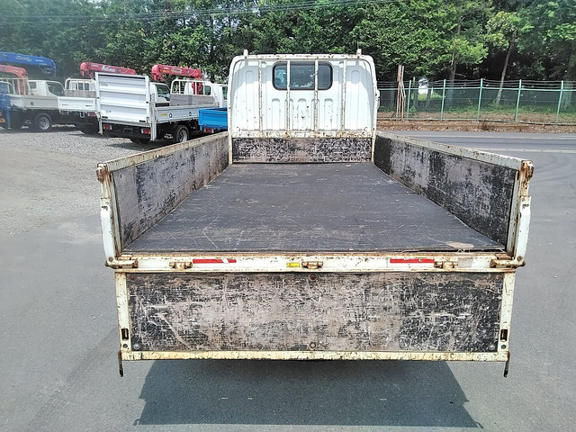 三菱ふそうキャンター平ボディ小型（2t・3t）[写真10]