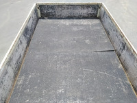 三菱ふそうキャンター平ボディ小型（2t・3t）[写真12]