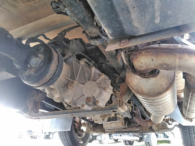 三菱ふそうキャンター平ボディ小型（2t・3t）[写真20]