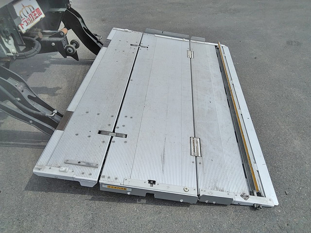 三菱ふそうキャンター冷凍車（冷蔵車）小型（2t・3t）[写真20]