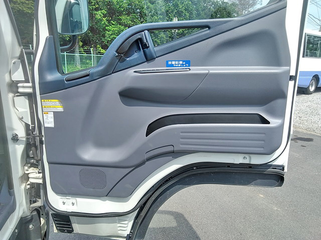 三菱ふそうキャンター冷凍車（冷蔵車）小型（2t・3t）[写真32]