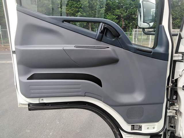 三菱ふそうキャンター冷凍車（冷蔵車）小型（2t・3t）[写真26]