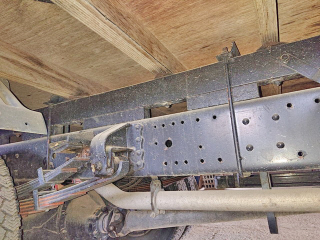 三菱ふそうキャンター平ボディ小型（2t・3t）[写真17]