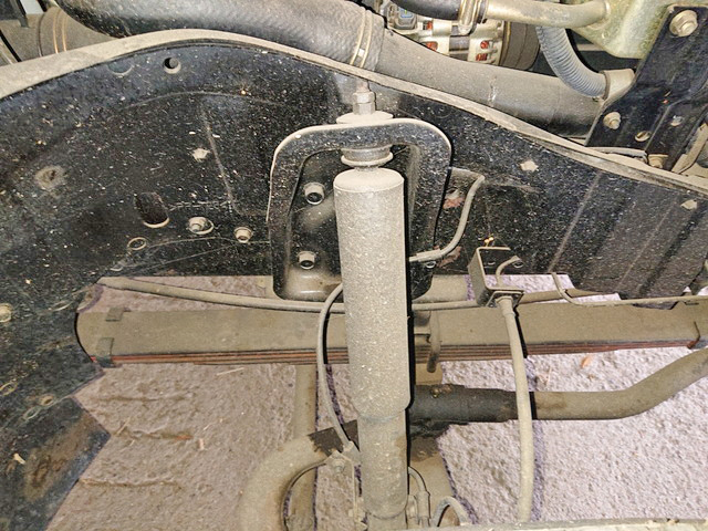 三菱ふそうキャンター平ボディ小型（2t・3t）[写真24]