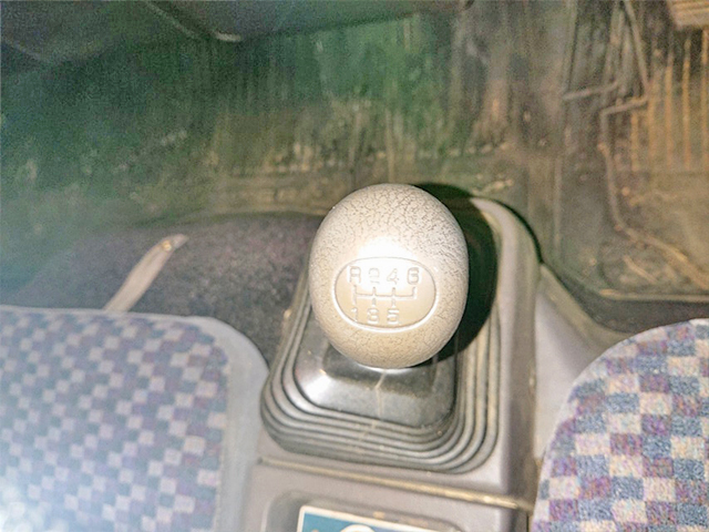 三菱ふそうキャンター平ボディ小型（2t・3t）[写真29]