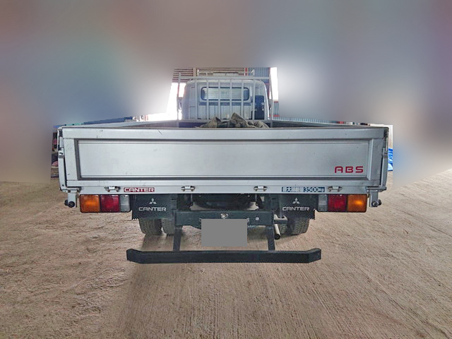 三菱ふそうキャンター平ボディ小型（2t・3t）[写真06]