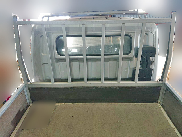 三菱ふそうキャンター平ボディ小型（2t・3t）[写真08]