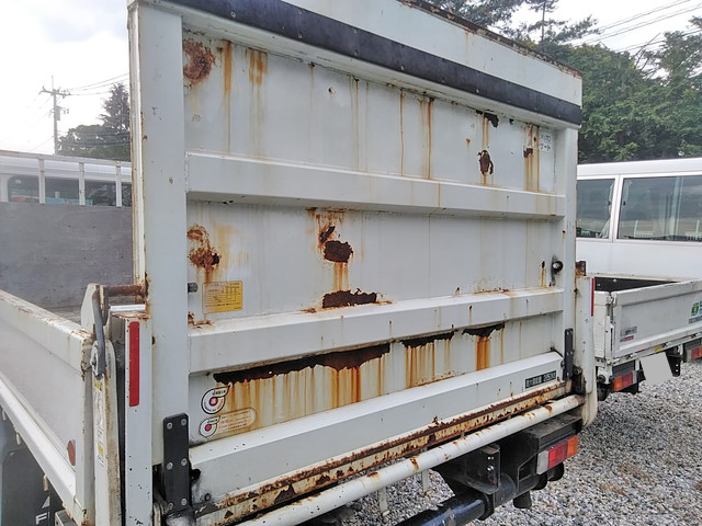 三菱ふそうキャンターダブルキャブ（Wキャブ）小型（2t・3t）[写真13]