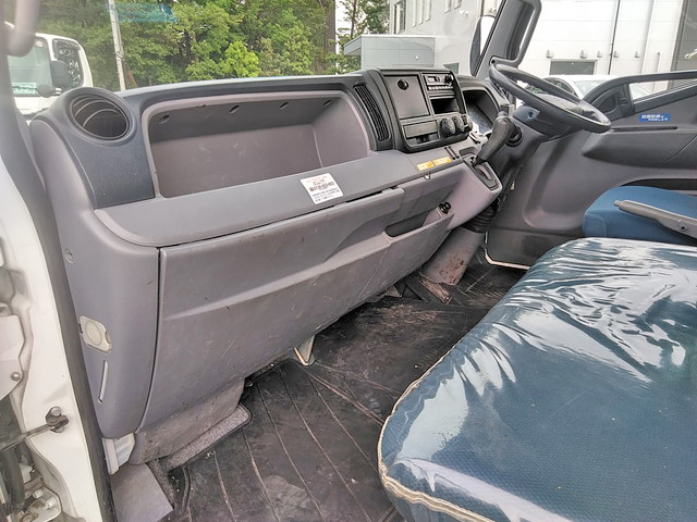 三菱ふそうキャンターダブルキャブ（Wキャブ）小型（2t・3t）[写真28]