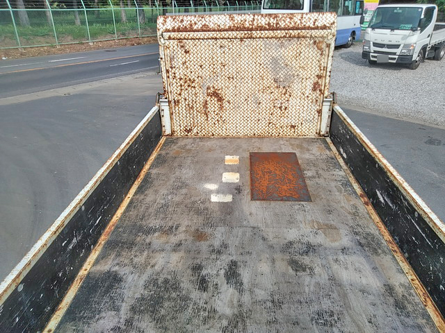 三菱ふそうキャンターダブルキャブ（Wキャブ）小型（2t・3t）[写真09]