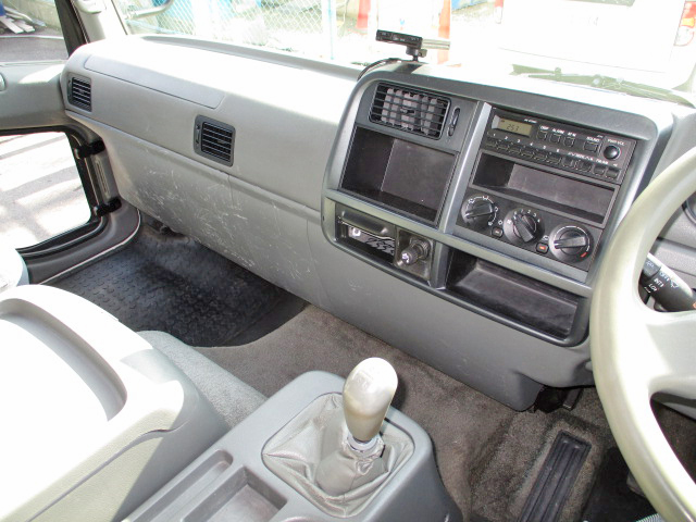 三菱ふそうファイターアルミブロック中型（4t）[写真35]