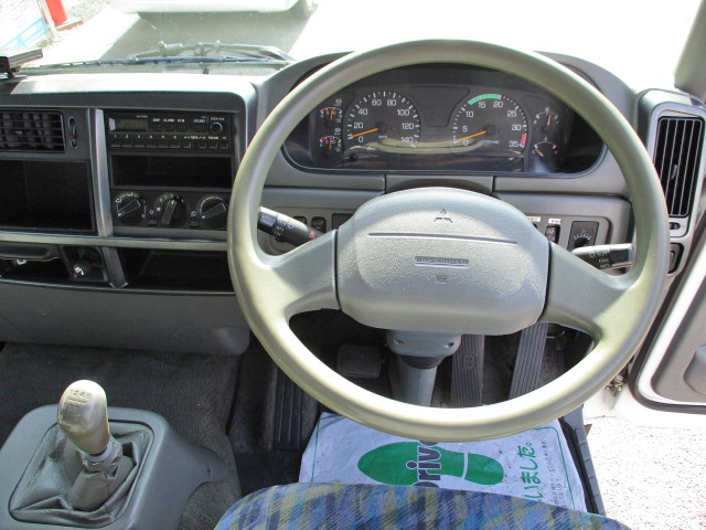 三菱ふそうファイターアルミブロック中型（4t）[写真36]
