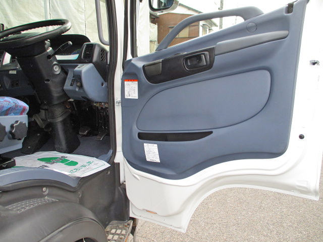 日野レンジャーアルミウイング中型（4t）[写真31]