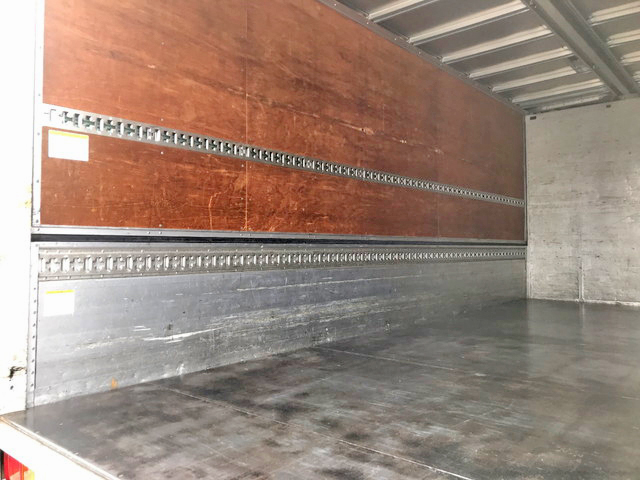 三菱ふそうファイターアルミウイング中型（4t）[写真14]