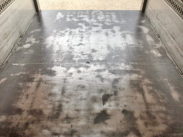 三菱ふそうファイターアルミウイング中型（4t）[写真16]