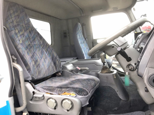 三菱ふそうファイターアルミウイング中型（4t）[写真32]