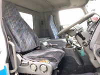 三菱ふそうファイターアルミウイング中型（4t）[写真32]