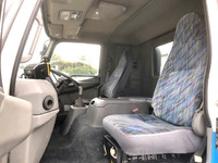 三菱ふそうファイターアルミウイング中型（4t）[写真33]