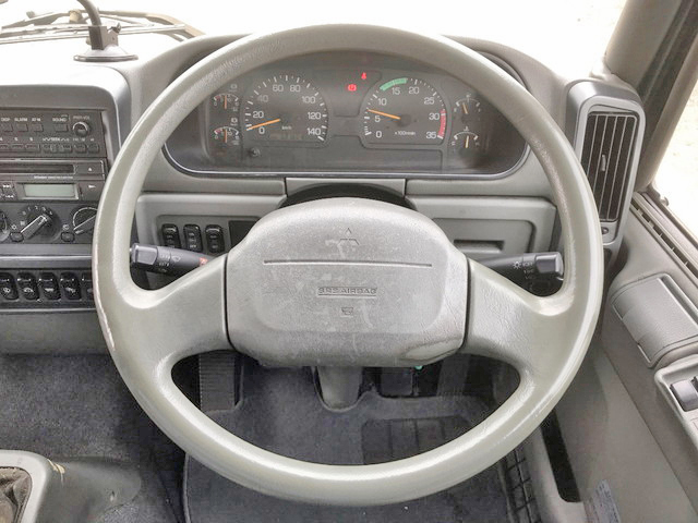 三菱ふそうファイターアルミウイング中型（4t）[写真36]