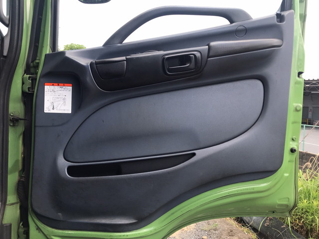 日野レンジャー平ボディ増トン（6t・8t）[写真29]