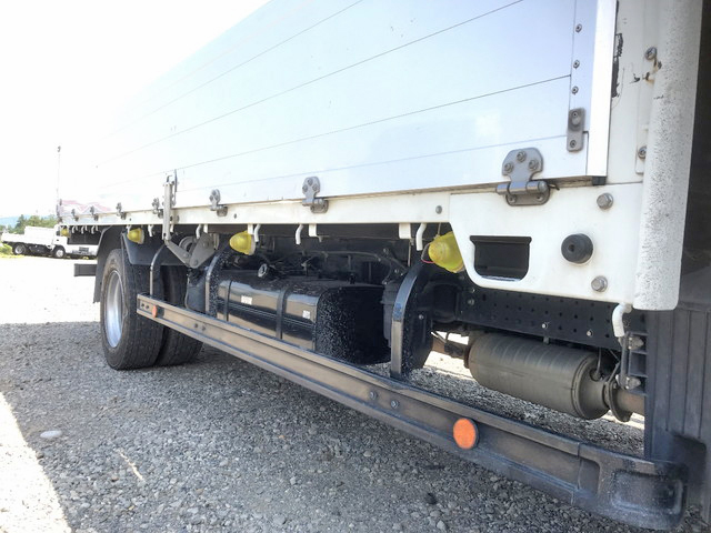 三菱ふそうキャンターアルミブロック小型（2t・3t）[写真18]