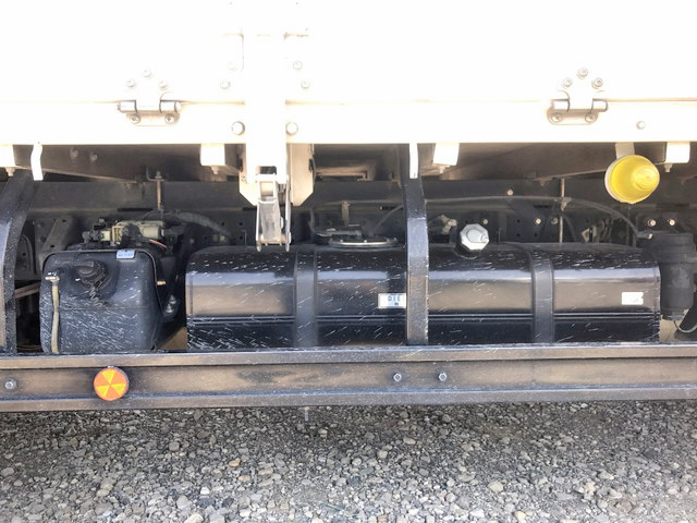 三菱ふそうキャンターアルミブロック小型（2t・3t）[写真20]